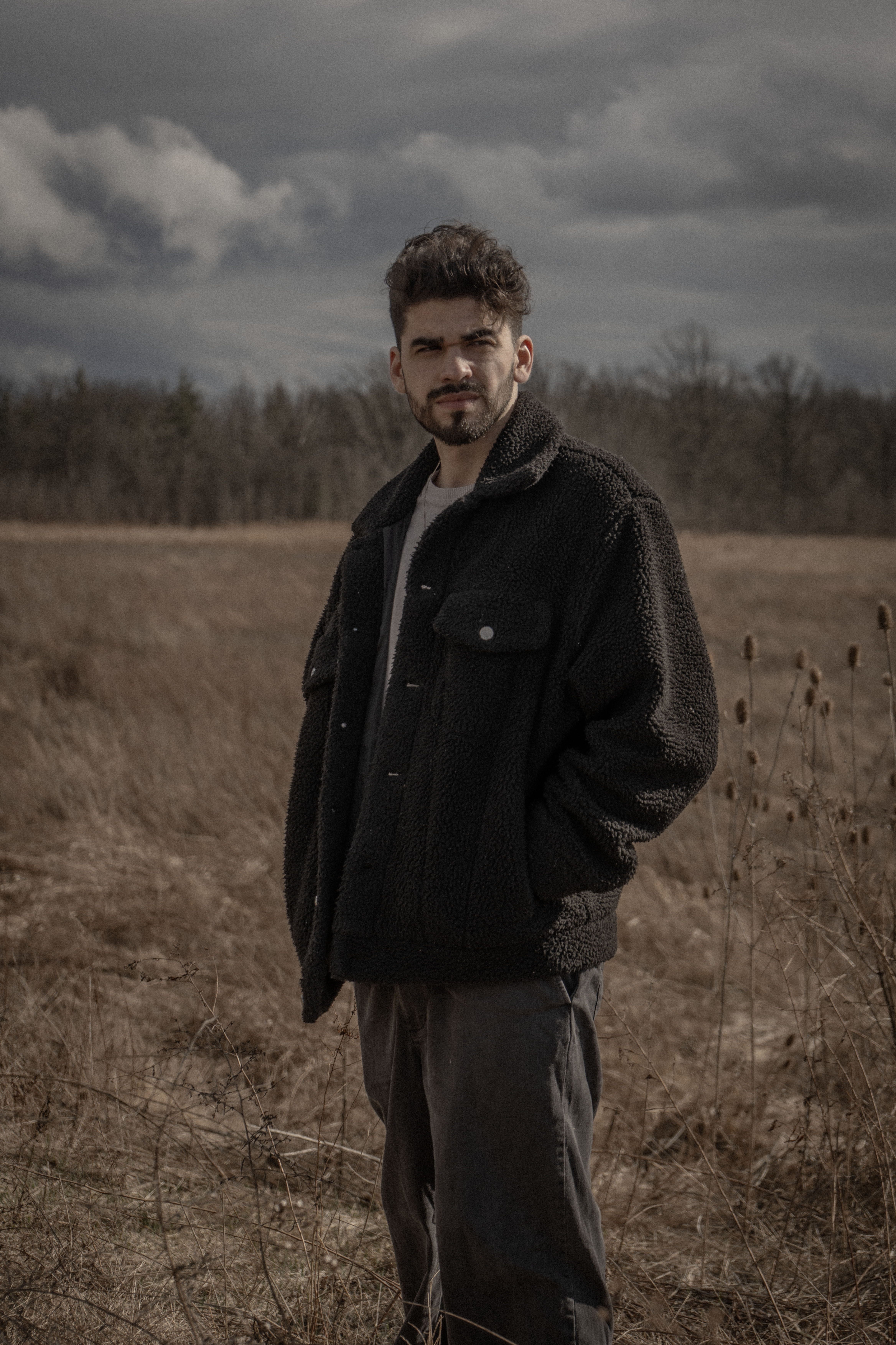 Ariaz portrait in a field